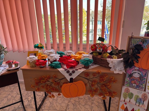 🍁🍂🍃Culorile toamnei la școala noastră🍃🍂🍁
