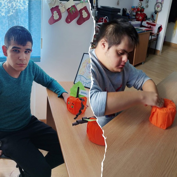 🍁🍂🍃Culorile toamnei la școala noastră🍃🍂🍁